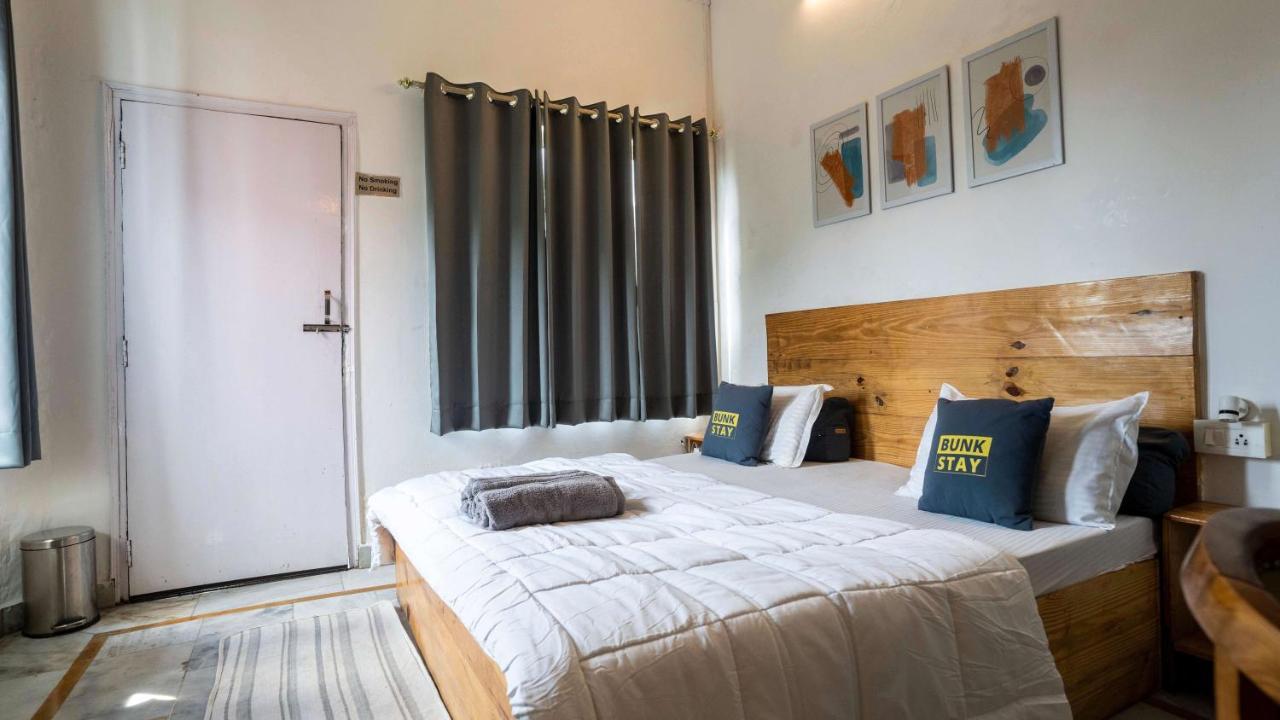 Bunkstay Coworking Hostel & Glamping Ришикеш Экстерьер фото