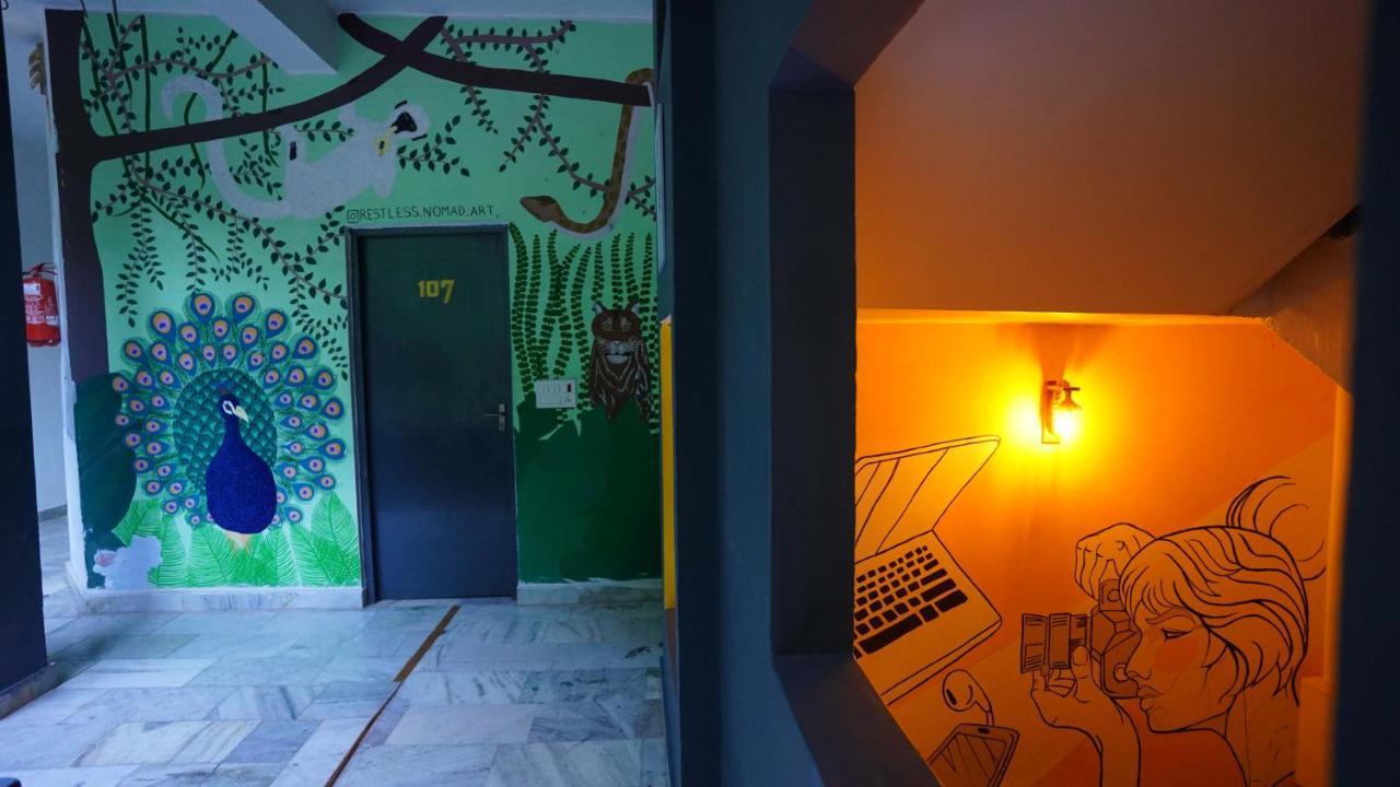 Bunkstay Coworking Hostel & Glamping Ришикеш Экстерьер фото