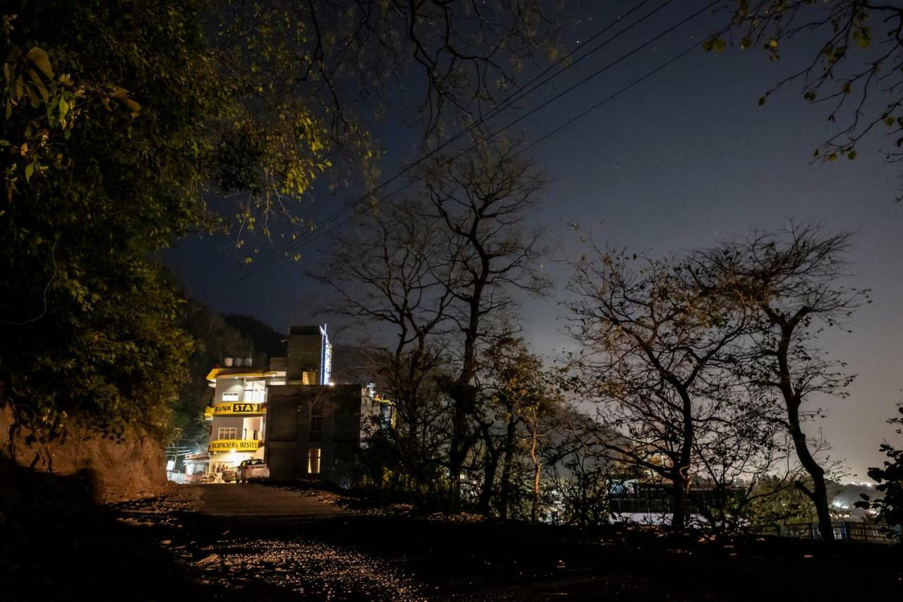 Bunkstay Coworking Hostel & Glamping Ришикеш Экстерьер фото